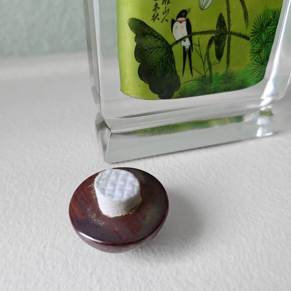 VINTAGE ~ REVERSE PAINTED CHINESE SNUFF BOTTLE - Picture 10 of 12